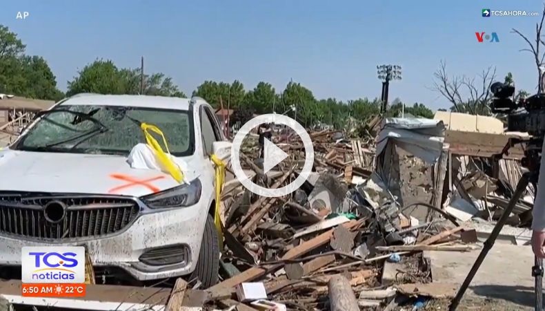 Devastador tornado deja varios fallecidos en Iowa, Estados Unidos.