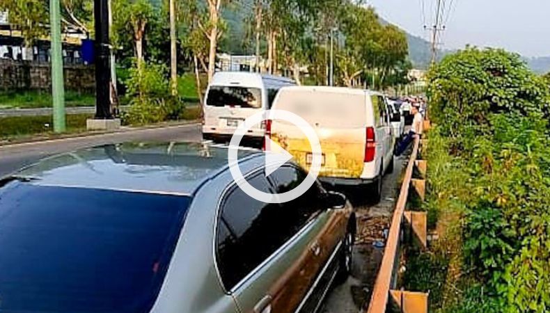 Reportan múltiple accidente de tránsito en la autopista a Comalapa.