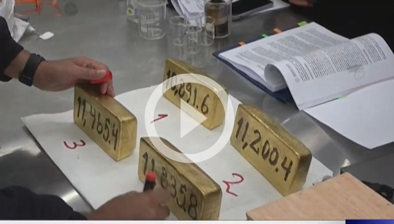 [Video] Incautan lingotes de oro en Perú