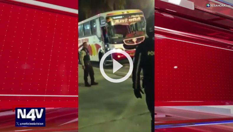 Hombre secuestró un bus con varios pasajeros a bordo.
