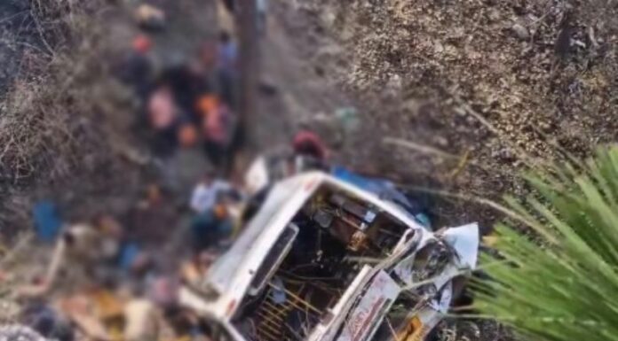Accidente de autobús deja varias personas fallecidas en India.