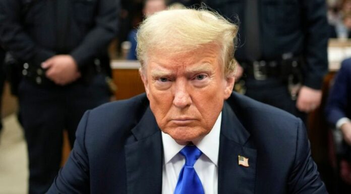 Declaran culpable a Donald Trump por 34 cargos de falsificación.