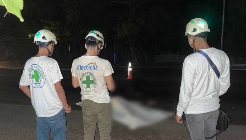 Una persona murió atropellada en la carretera El Litoral.