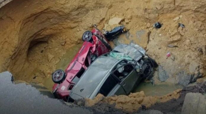 Colapso de puente dejó a tres personas fallecidas en Colombia.