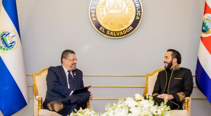 Presidente de Costa Rica sostiene reunión con Nayib Bukele
