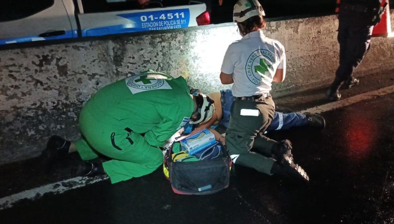 Ahora | Cruz Verde atendió emergencia de persona atropellada en San Martín