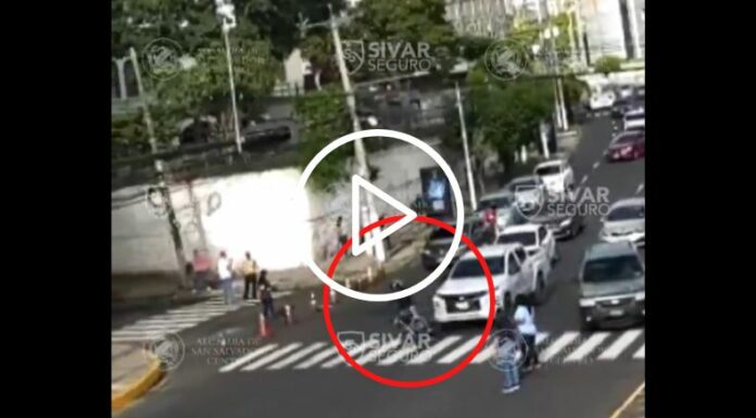 Accidente sobre los alrededores de la Plaza Salvador del Mundo