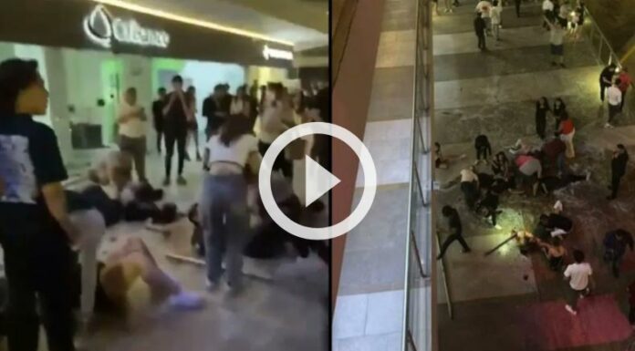 Dos fallecidos tras colapso de barandal en una plaza comercial.