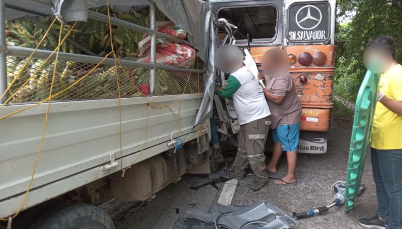 Accidente de tránsito sobre carretera a Comalapa
