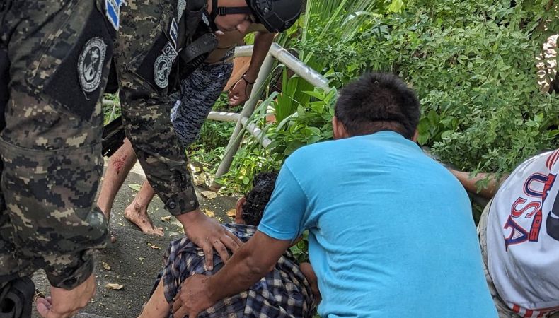 Rescatan a persona que cayó de un puente en La Unión