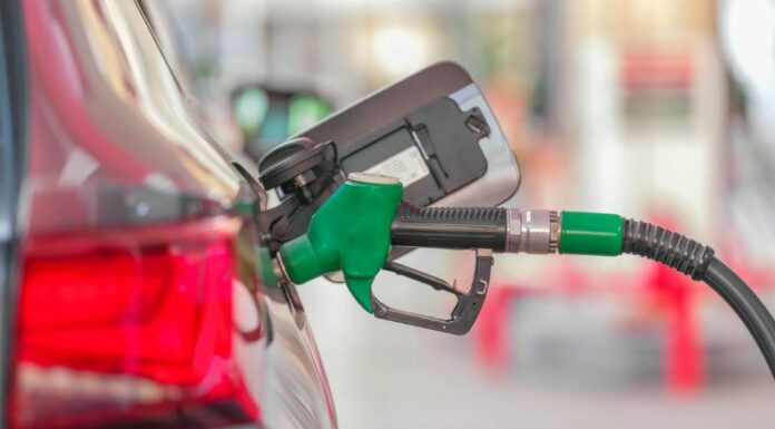 La Dirección General de Energía, Hidrocarburos y Minas publicó los respectivos precios de los combustibles vigentes a partir de mañana.