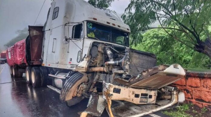 Accidente de tránsito a la altura del puente Quebrada Seca, San Vicente