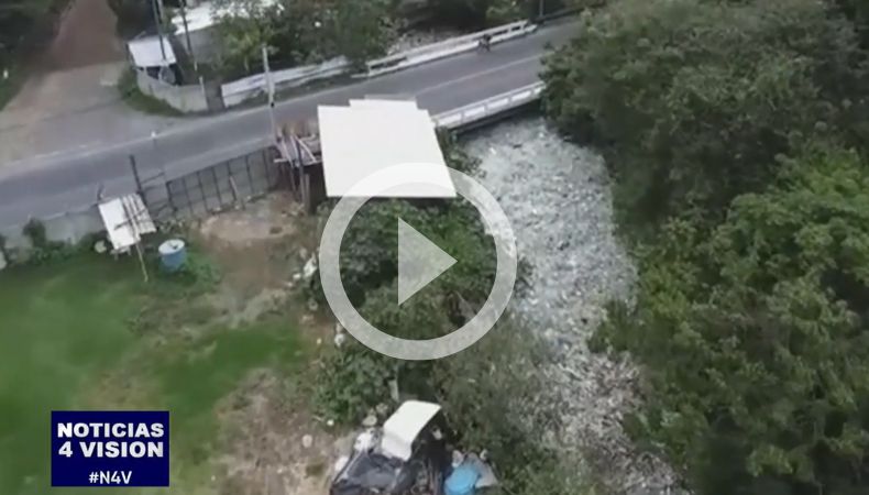 [Video] Río Guacalate queda cubierto por plástico