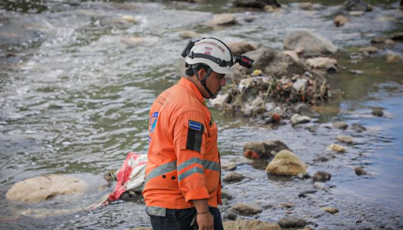 Buscan cuerpo de una persona arrastrada por corriente, en San Jacinto