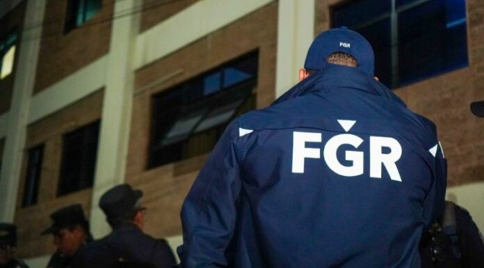 La FGR, en conjunto con la PNC, capturaron a varios sujetos por vender pinturas con utilizar la etiqueta de una marca reconocida.