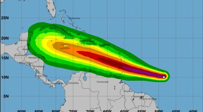 Beryl se convierte en huracán y se intensificará rápidamente