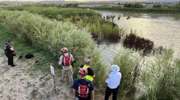 Rescatan a 54 migrantes en el Río Bravo