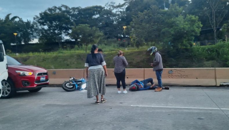 Motociclista impactado en el bulevar Monseñor Romero