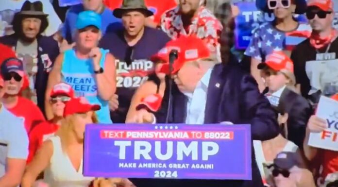 [Video] Evacuan a Donald Trump tras escucharse disparos en su discurso en Pensilvania