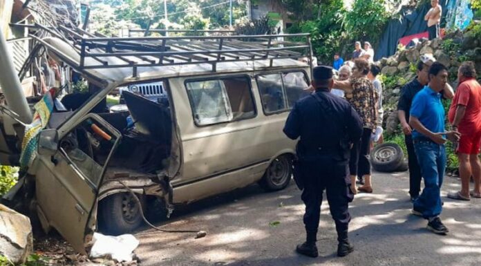 Accidente de tránsito en la calle antigua al lago de Coatepeque