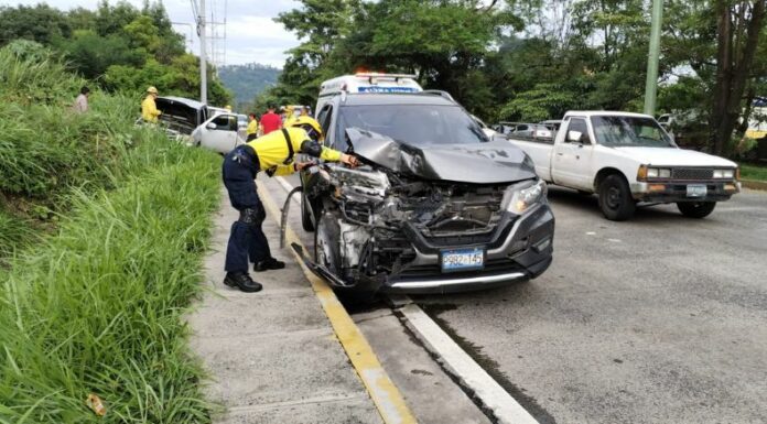 Accidente en autopista Comalapa deja varios lesionados