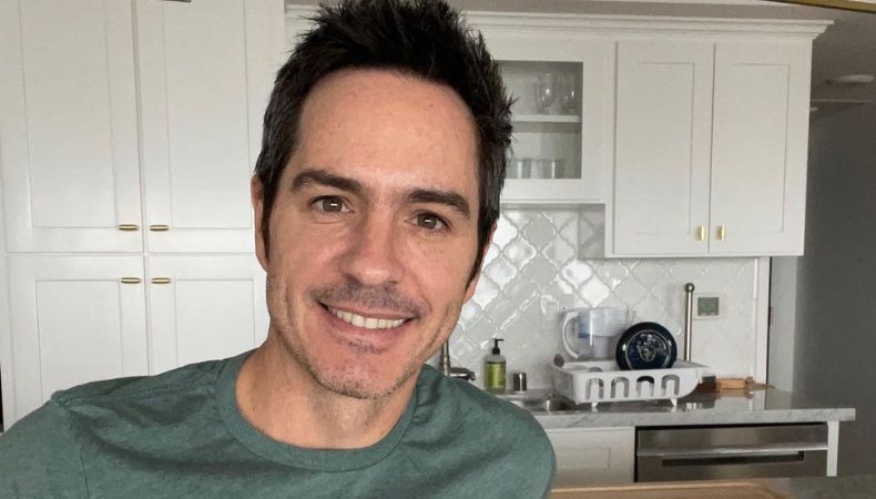 El reconocido actor de películas mexicanas, Mauricio Ochmann apareció en público con Lorena González, quien es su nueva pareja.