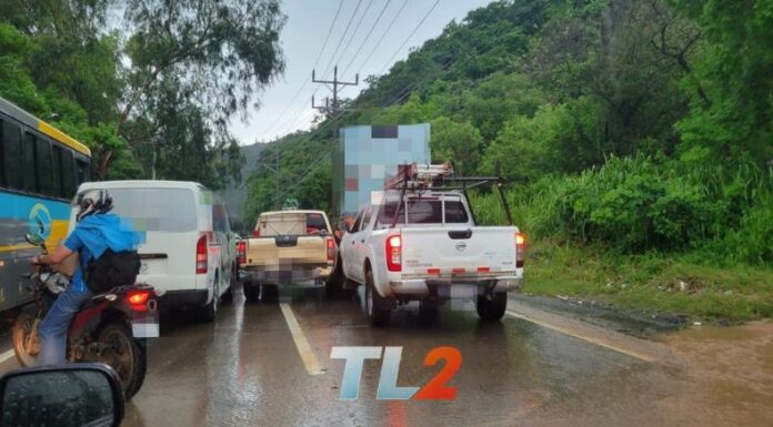Múltiple accidente en carretera a Comalapa