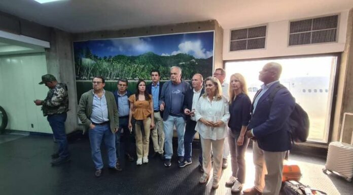 Venezuela bloquea entrada a observadores electorales