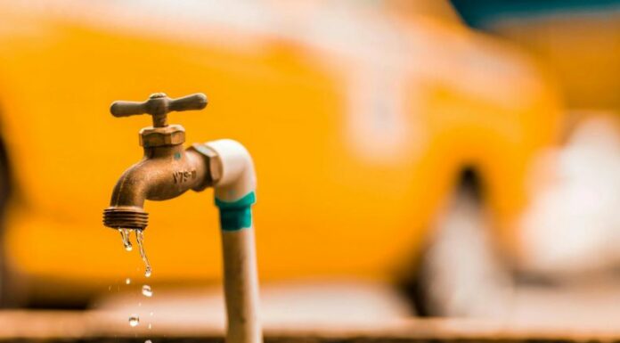 ¡Sin servicio de agua potable!