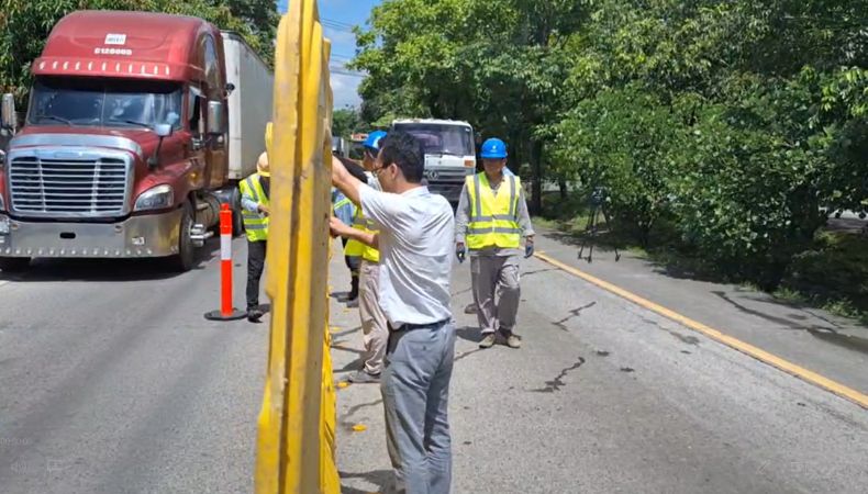 Inicia cierre de carril por instalación de tuberías en el puente TICSA