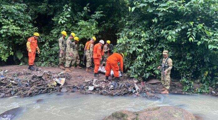 La Fuerza Armada recuperó el cuerpo de una persona que fue arrastrada por una corriente de río en San Rafael Cedros.