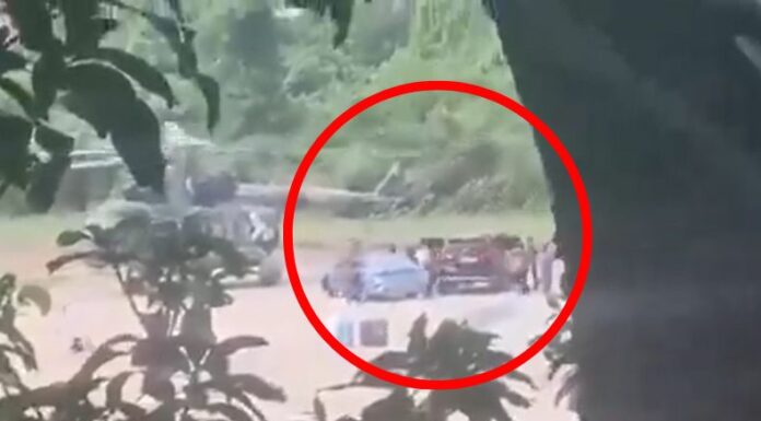 Primera ministra de Bangladesh, Sheikh Hasina, huye del país