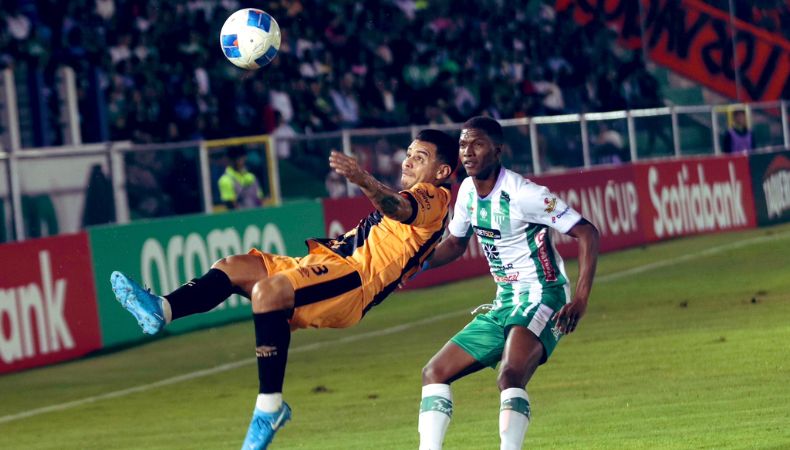 Sin goles. Así acabó el encuentro entre Águila y Antigua de Guatemala disputado en el Estadio Pensativo este martes.