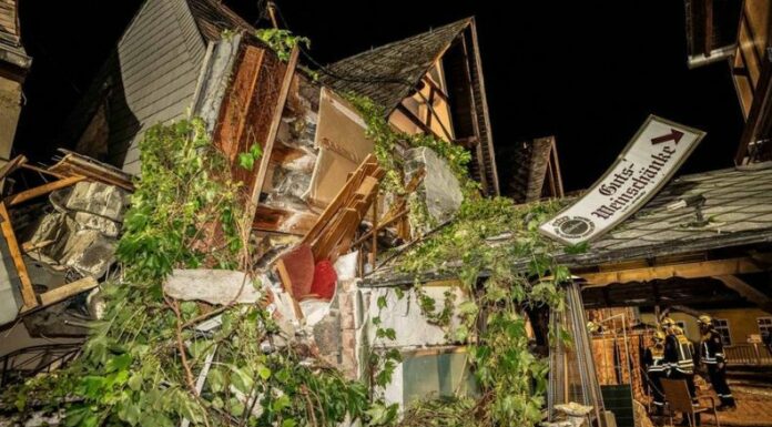 Las autoridades de Alemania se mantienen investigando las causas que provocaron este fatal derrumbe en el hotel.