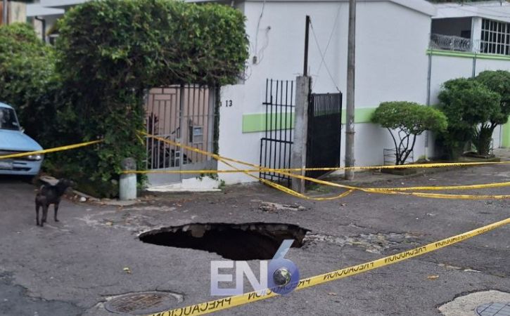 Residentes preocupados por una cárcava ubicada en la colonia California, en el kilómetro 3, 1/2 de la carretera a los Planes de Renderos.