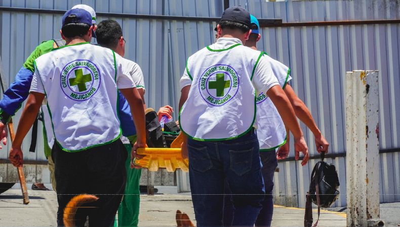 Atienden a una persona que cayó de una altura proporcional en Mejicanos