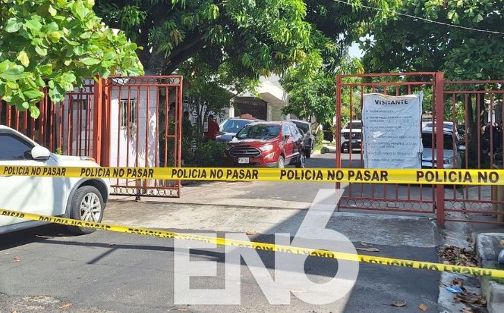 Tras una investigación, la PNC descubrió dos cuerpos sin vida enterrados en el patio de una vivienda en San Salvador.