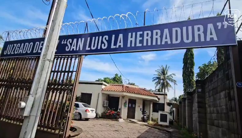 La audiencia contra el acusado de homicidio se realiza en el Juzgado de Paz de San Luis La Herradura.