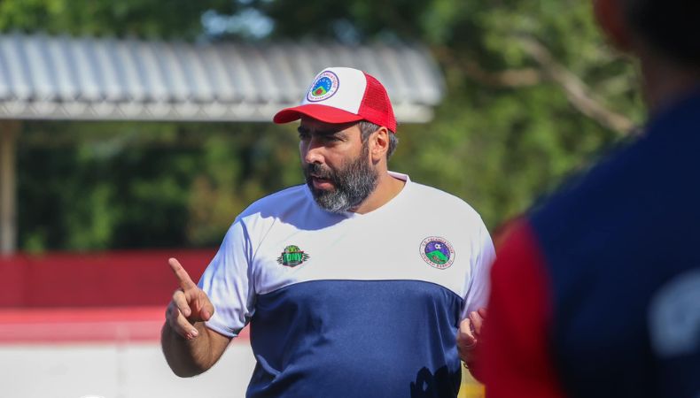 Daniel Corti, DT de Cacahuatique Tengo que aprender a cerrar la boca