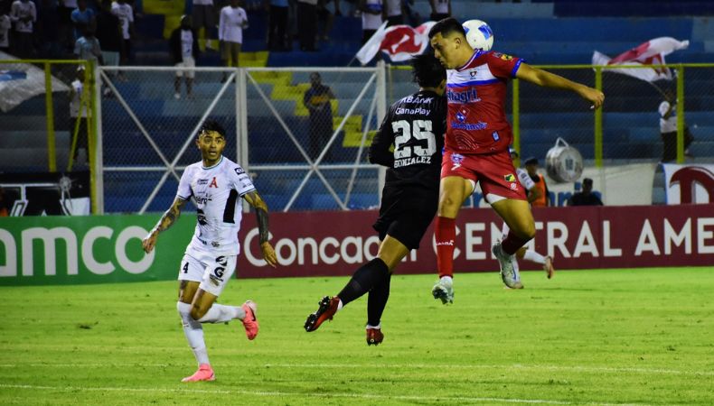 Clubes piden modificación para realizar la final del Apertura 2024 en dos partidos Con 4 jornadas de fase regular disputadas, la Primera División busca llevar a cabo la final del torneo a vuelta recíproca.