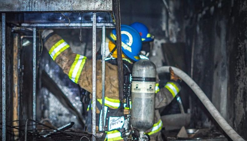 Incendio en Mercado Municipal de San Miguel Bomberos de El Salvador logró controlar un incendio estructural en el Mercado Municipal de San Miguel, para que no se propague.