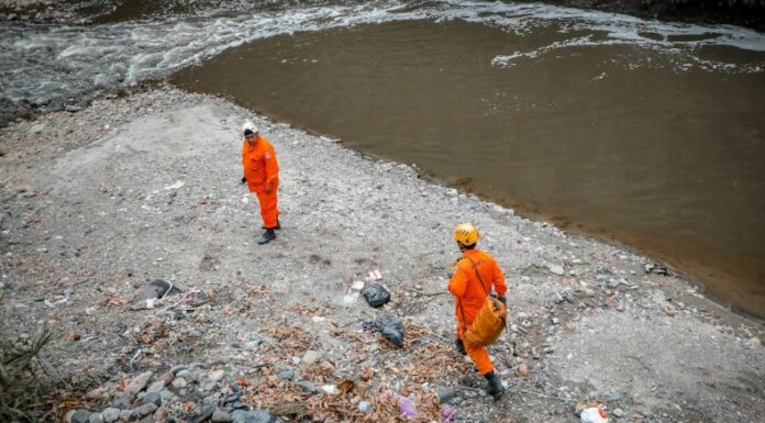 Autoridades localizaron el cuerpo sin vida de un menor de edad extraviado en la ribera del río Acelhuate.