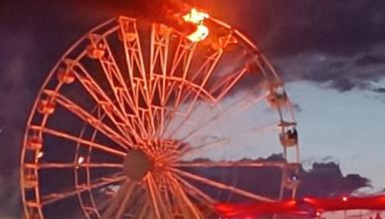 Un incendio en una rueda de feria durante un festival musical en Alemania dejó a varias personas lesionadas.