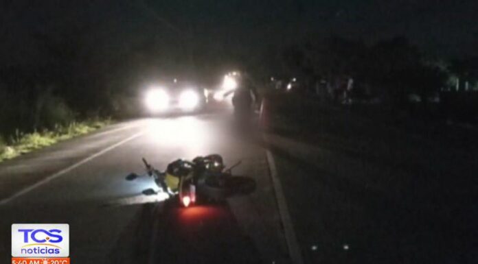 De acuerdo con el reporte de la PNC, el motociclista falleció sobre el km 74 de la carretera El Litoral, en San Vicente.