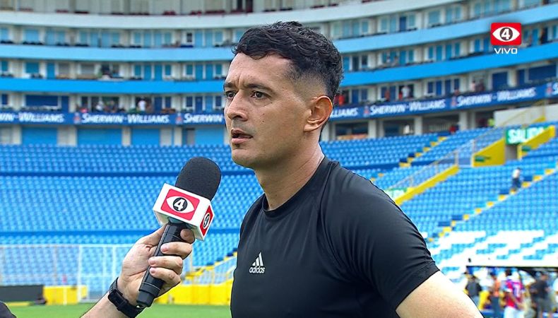 El portero de FAS, Kevin Carabantes, aseguró que ya tenía en mente dejar el cubil, pero su entrenador lo motivó a cumplir un torneo más.