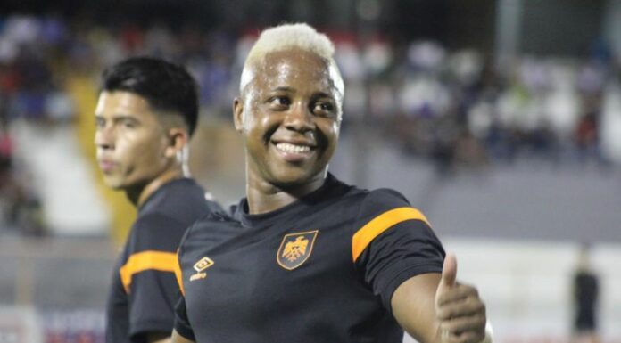 El colombiano Carlos Salazar llevaría sus goles hasta Oriente Medio luego que en equipo iraquí entablara negociaciones con Águila.