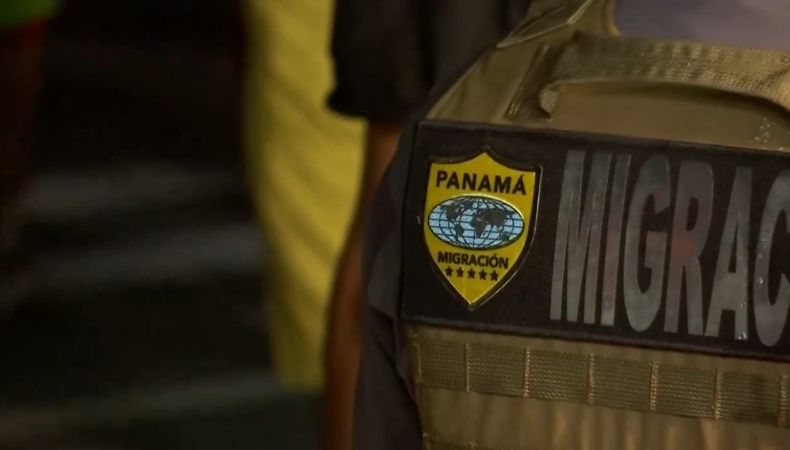 Panamá realizó el primer vuelo de deportación de migrantes que ingresaron por la Selva del Darién, en colaboración con Estados Unidos.
