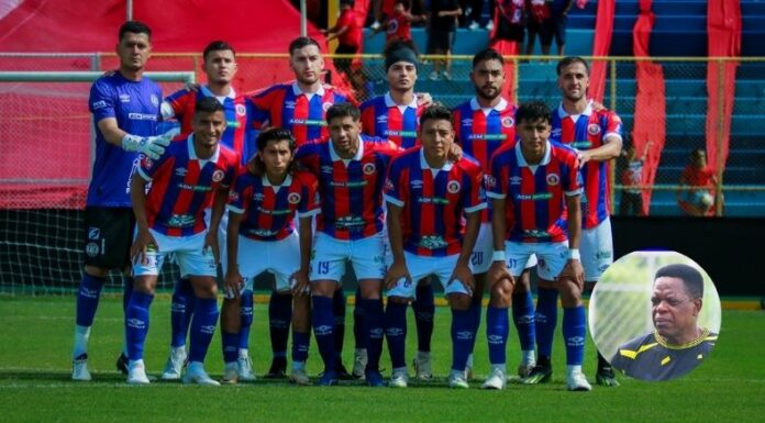 El entrenador peruano, Alberto 