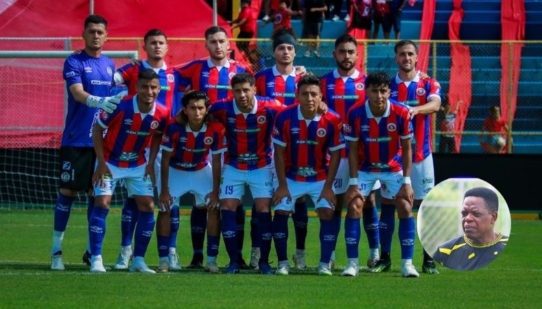 El entrenador peruano, Alberto 
