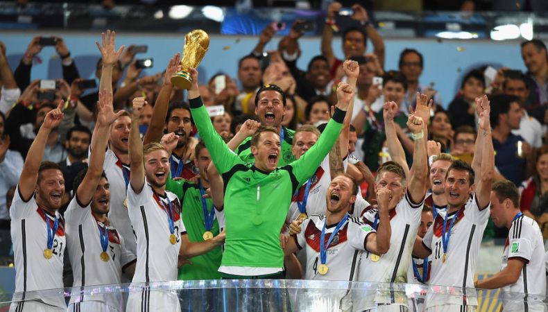 El portero Manuel Neuer se une a sus compatriotas Kroos y Gündogan, quienes ya no seguirán sus respectivas etapas como internacionales.